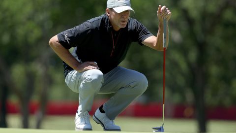 Mike Weir's collapse allows leader Steve Stricker to 'steal one' at Senior PGA