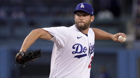 Hernández: Clayton Kershaw's competitive fire rages even as Dodger fans show him love